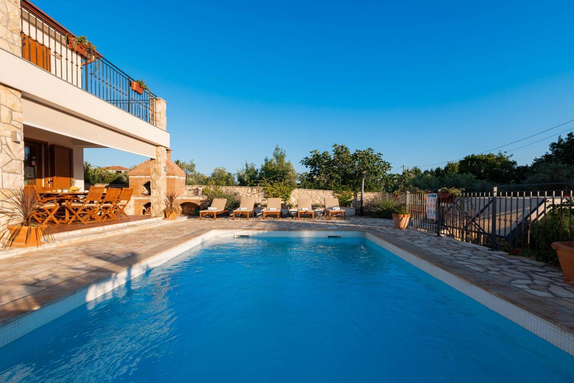 Villa Sara - Perfect Family Holiday Brzac 외부 사진