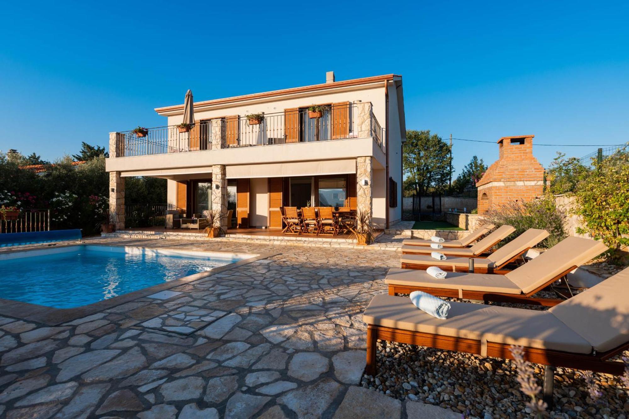 Villa Sara - Perfect Family Holiday Brzac 외부 사진